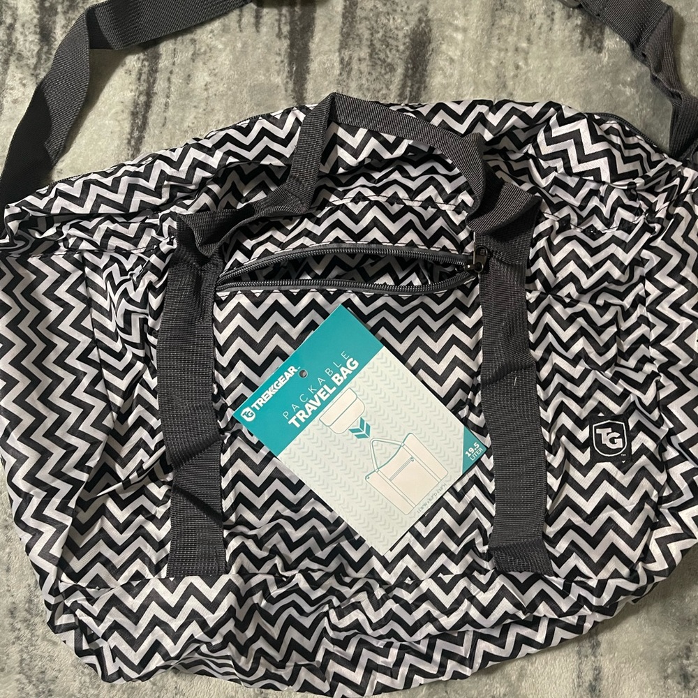 NWT Trekgear travel bag